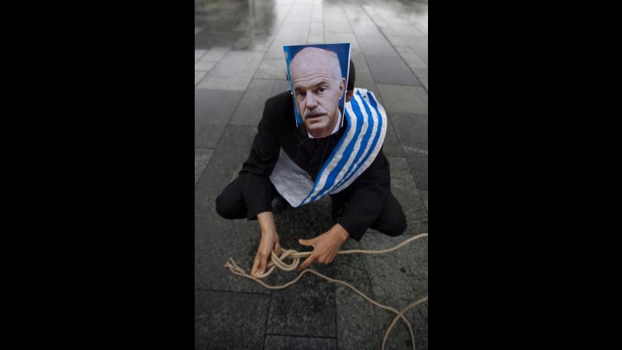 Grecia, stasera voto di fiducia a nuovo governo Papandreou