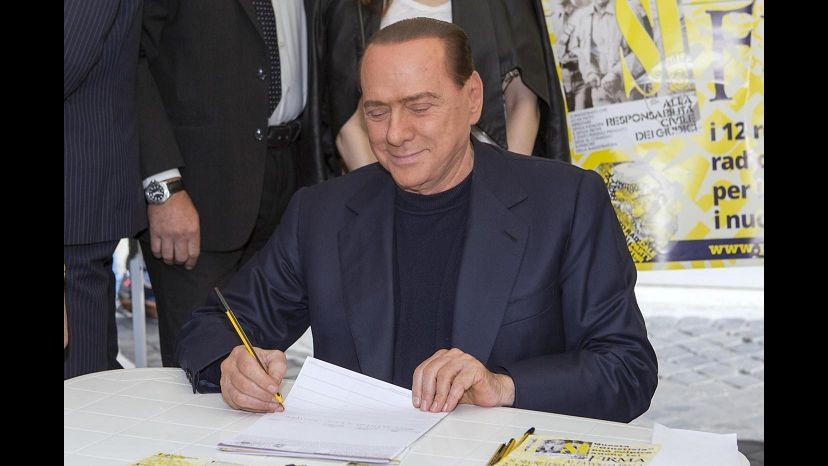 Berlusconi tentato da voto a novembre, ma rischia esclusione