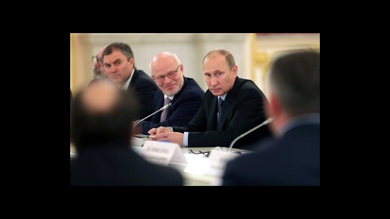Siria, Putin: Kerry bugiardo, ha negato presenza al-Qaeda tra ribelli