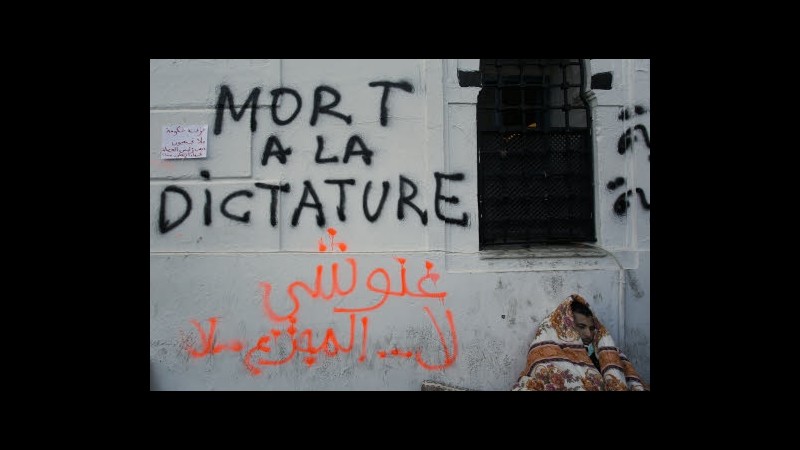 Tunisia, iniziato processo in contumacia a Ben Ali, rischia 20 anni