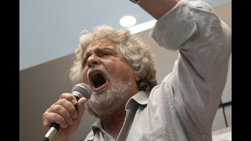 Grillo prepara V-Day, ma in Senato nervi restano tesi