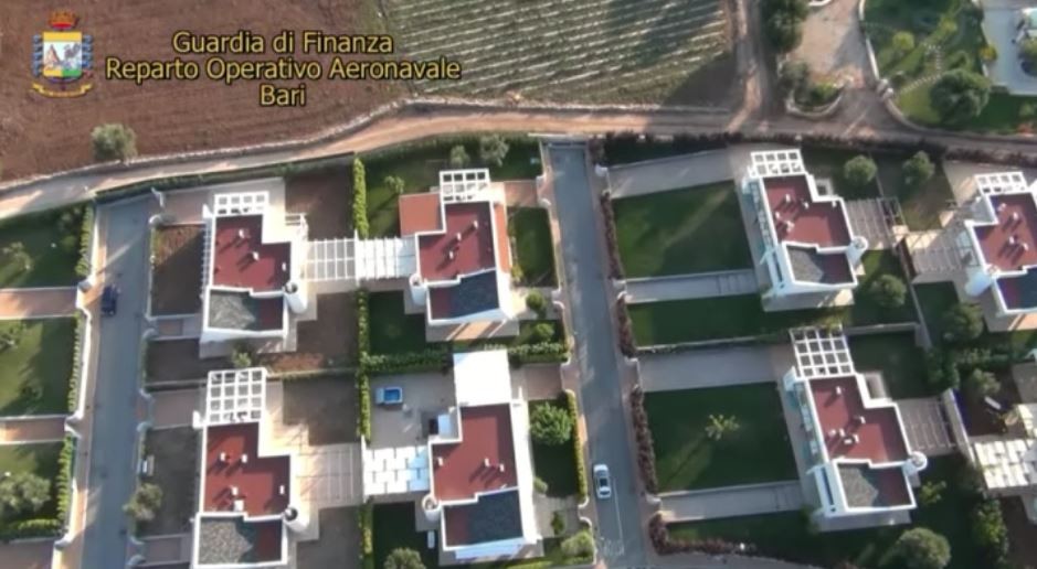 Bari, contrasto a evasione fiscale: indagini gdf su 161 ville di lusso