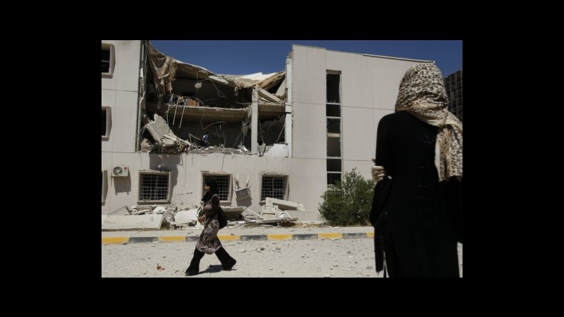 Libia, raid Nato su Tripoli stanotte: udita forte esplosione all’1