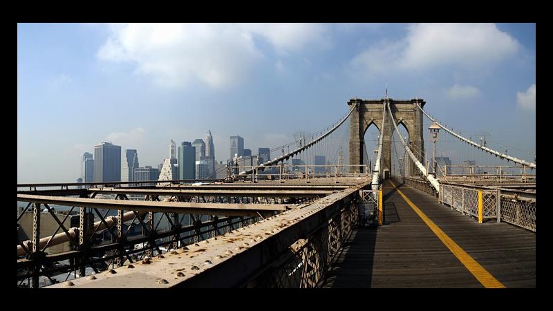 Usa, spari in strada a Brooklyn: Ucciso bambino di un anno