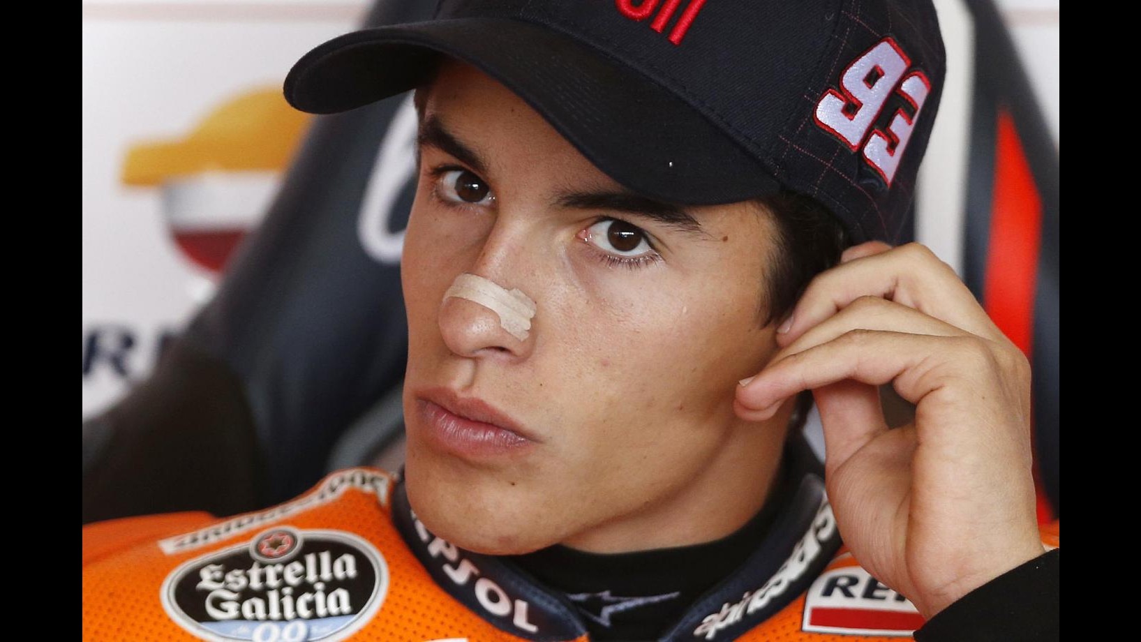 MotoGp, Gran Bretagna: lussazione alla clavicola per Marquez nel warm up, ma in gara ci sarà