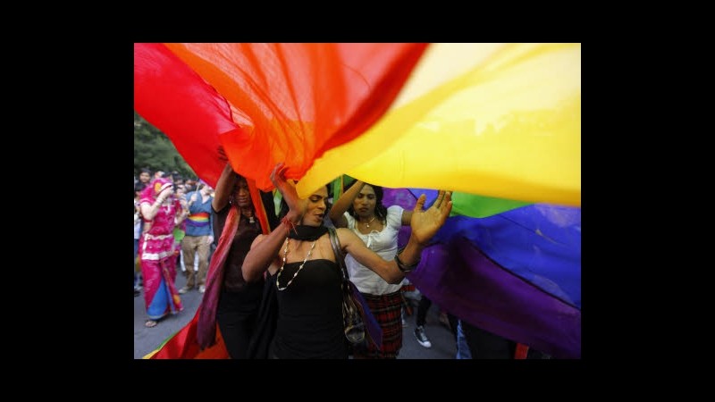Matrimonio gay a New York, i documenti cambiano terminologia