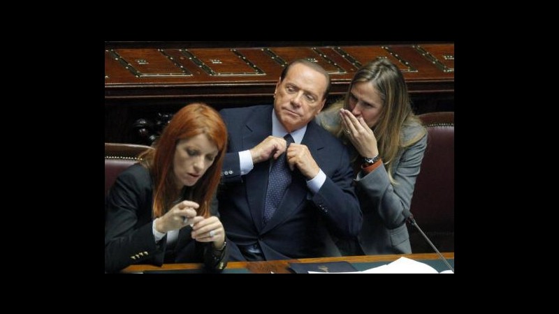 Berlusconi e 10 anni di gaffe: da corna a ritardo a vertice Nato