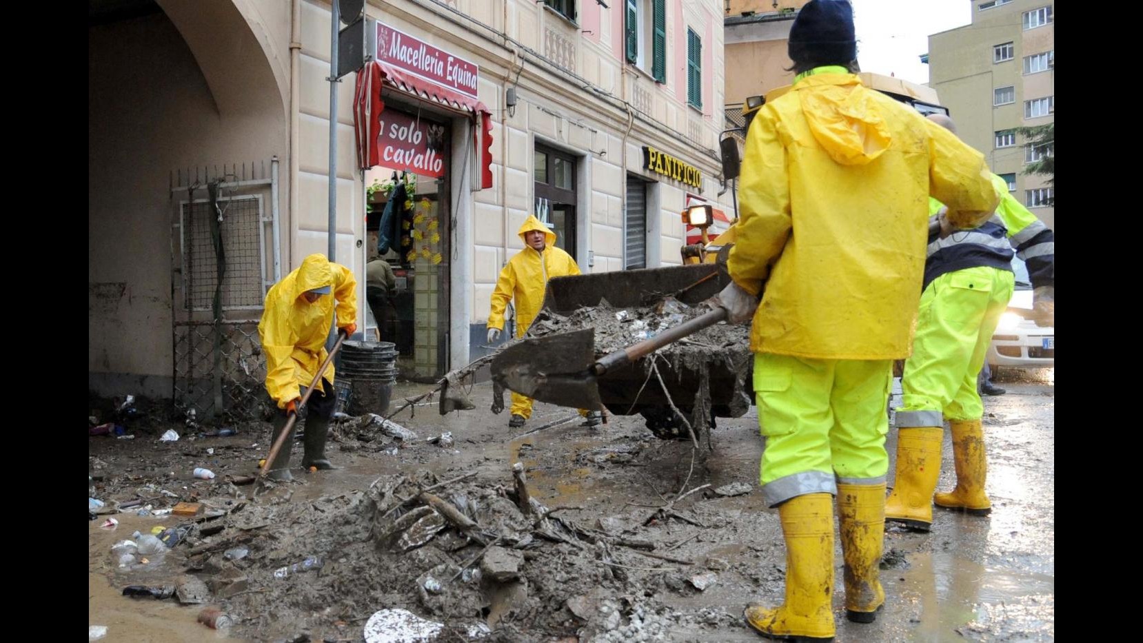 Torna la paura a Genova, ancora frane