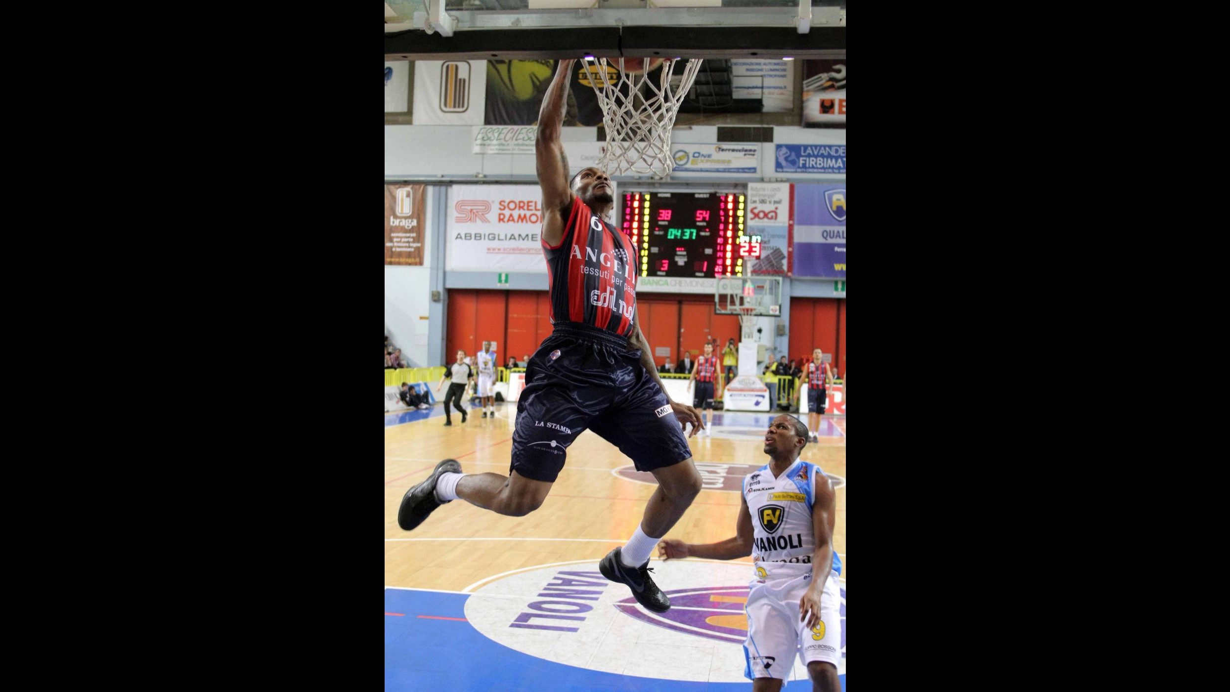 Basket, Milano ritrova la vittoria. Cantù sconfitta a Treviso