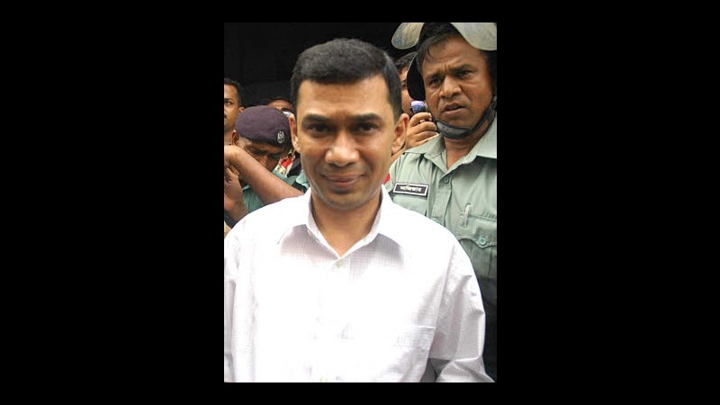 Mandato d’arresto per figlio ex premier Bangladesh, avrebbe pianificato attacco bomba