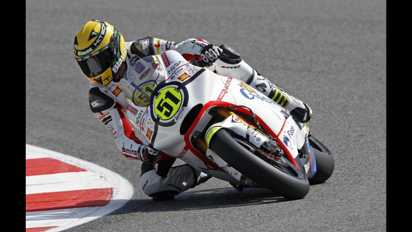 Moto2, Pirro vince a Valencia nel segno di Simoncelli