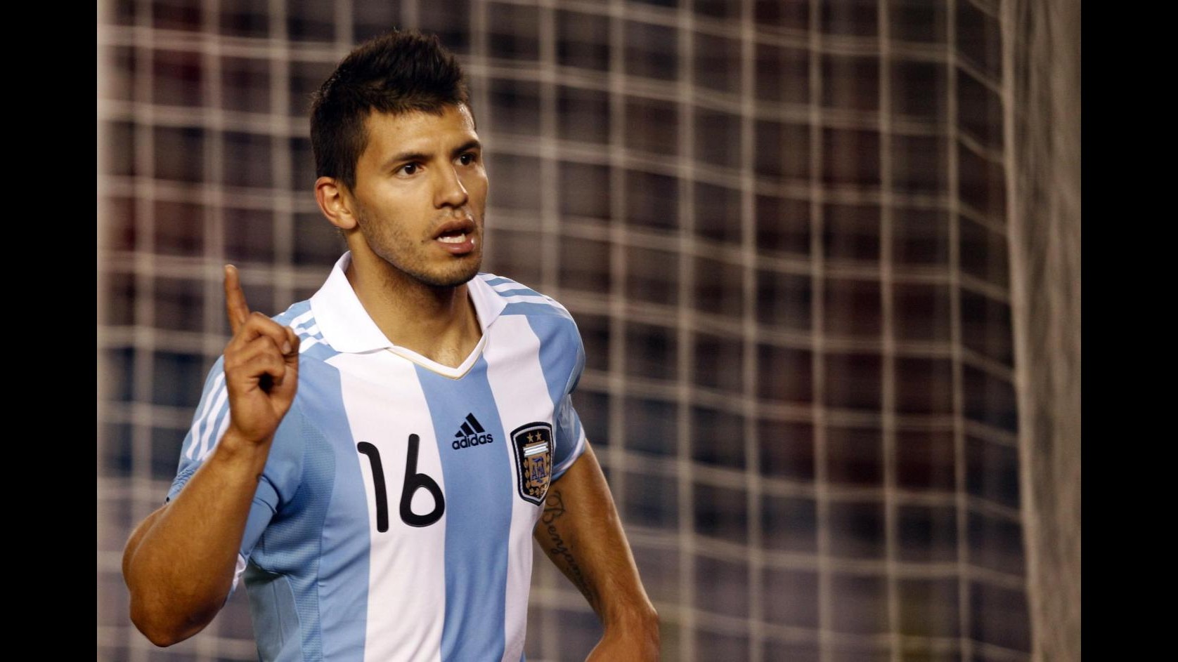 Calcio, Juve: si complica la pista Aguero, blitz di Marotta a Madrid