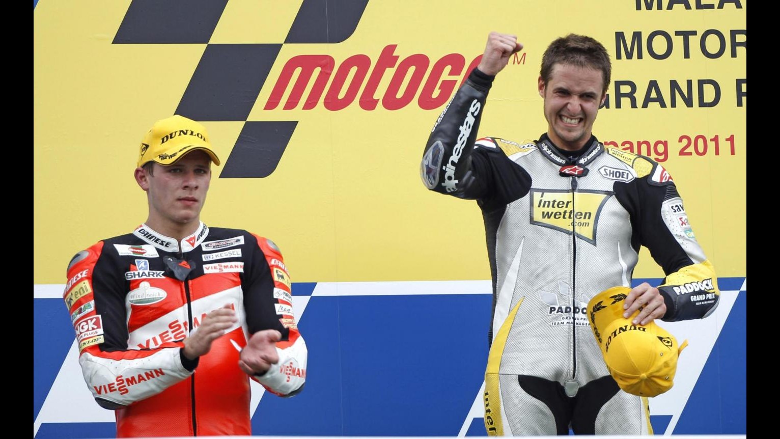 Gp Valencia, Moto2: Bradl campione del mondo, Pirro in pole