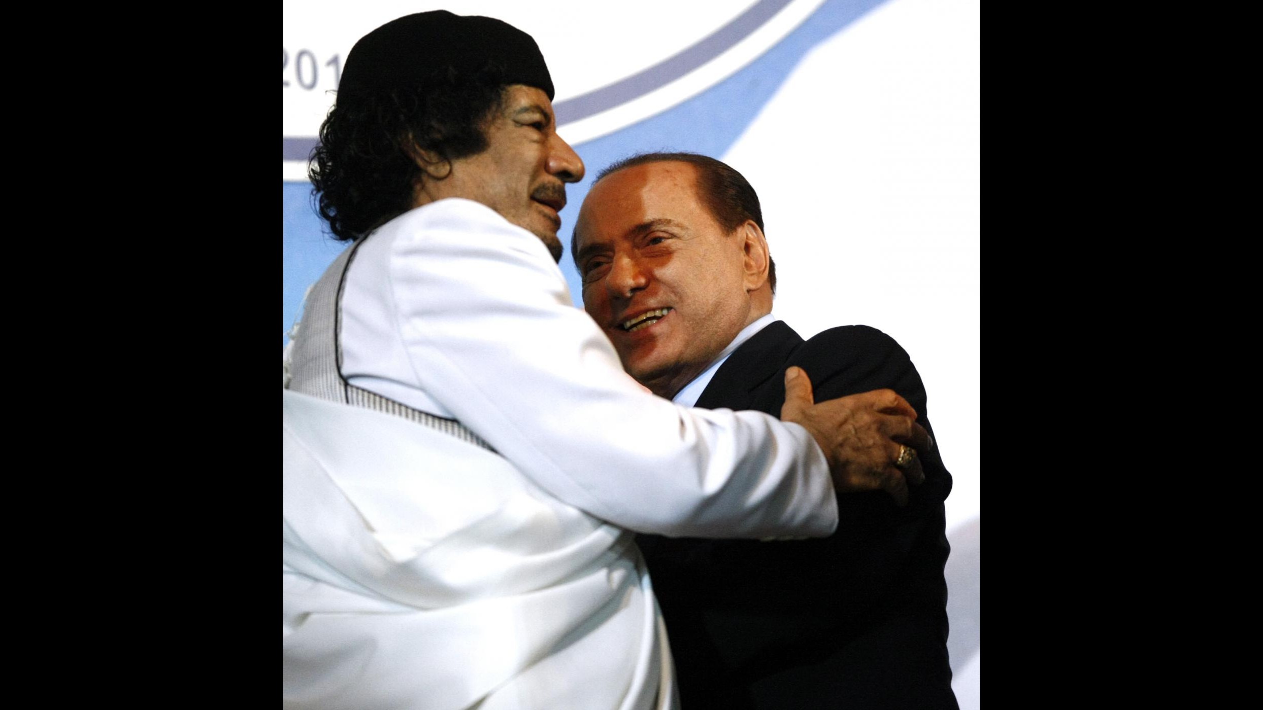 Di Pietro: Berlusconi come Saddam e Gheddafi per attacamento a potere