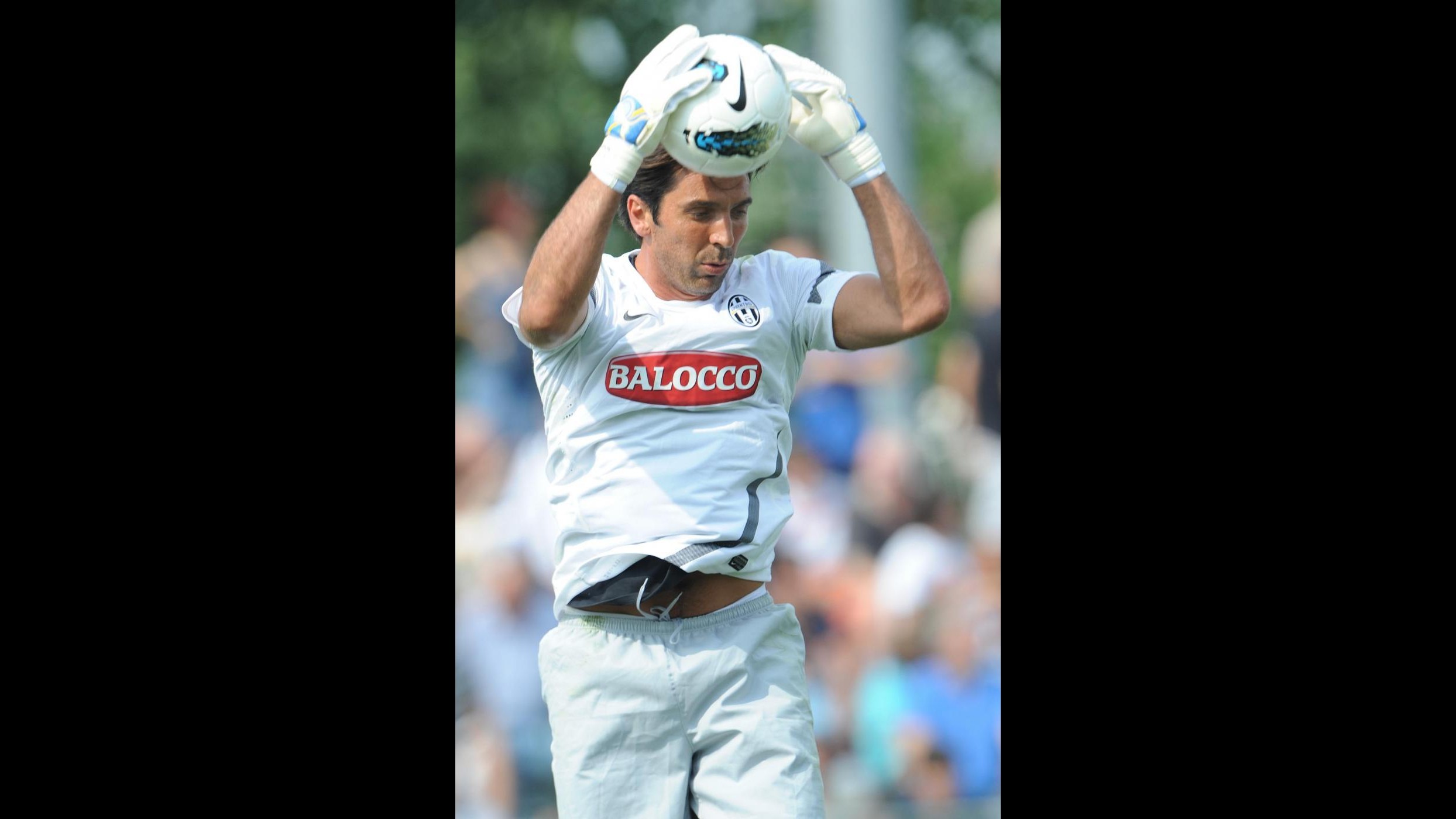 Buffon: Buona partenza ma teniamo piedi per terra