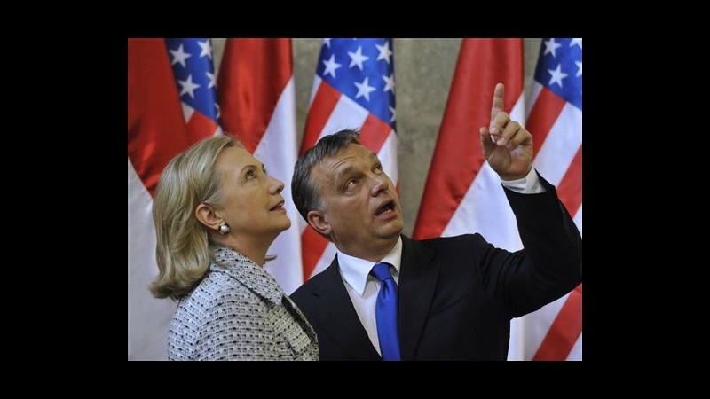 Ungheria, Clinton: Preoccupati per sistema giudiziario e libertà di stampa