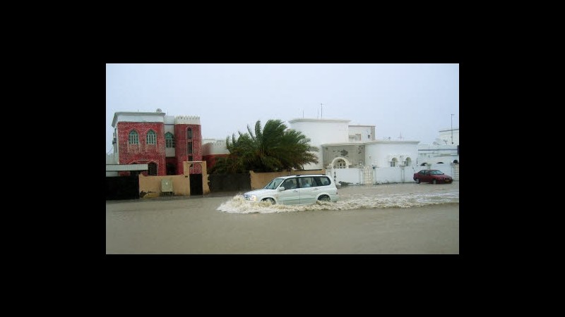 Oman, almeno 6 morti per allagamenti, evacuato l’ospedale di Muscat