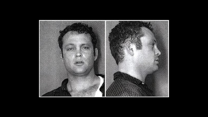 Vince Vaughn durante l’arresto nell’aprile 2001 per una lite in un bar