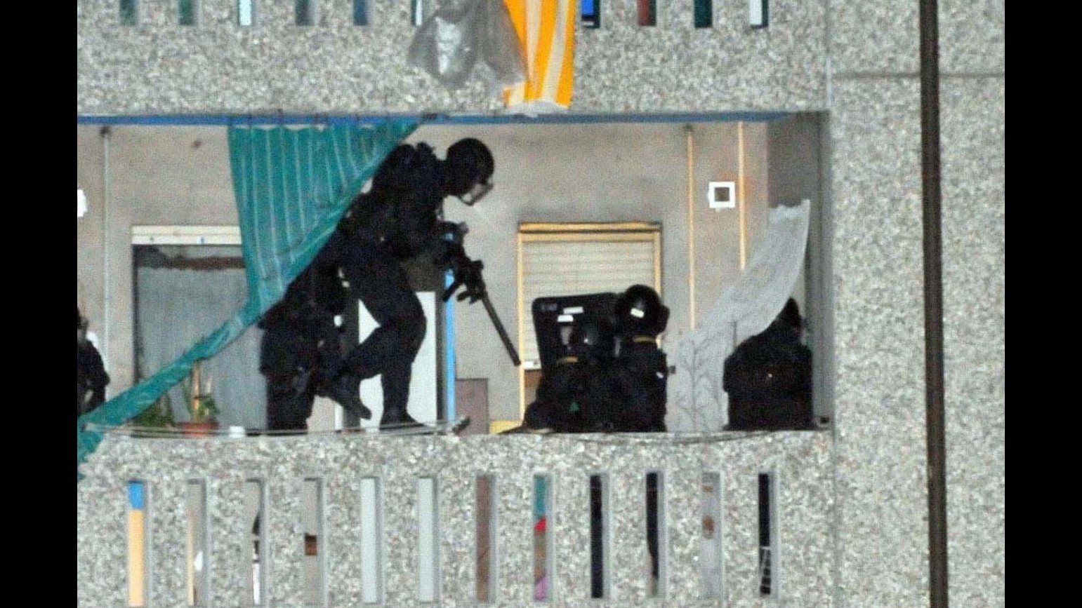 Tragedia nel torinese, 85enne spara alla compagna e si uccide