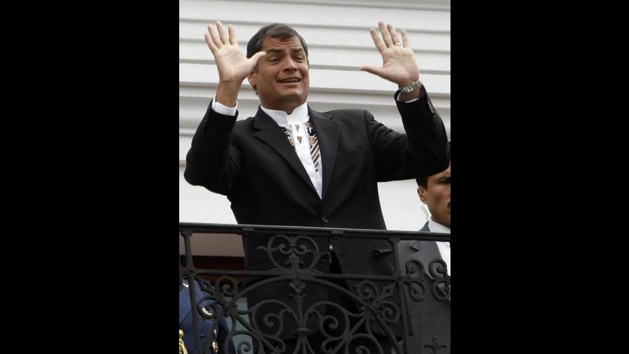 Ecuador, 6 agenti condannati per protesta in cui fu bloccato Correa