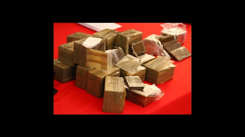 Genova, maxisequestri Gdf al porto: recuperati 378 kg di droga