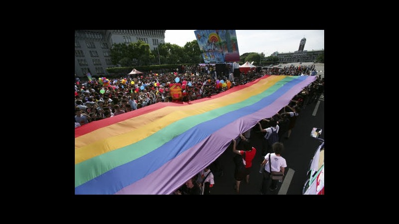 Nono gay pride dell’anno a Taiwan, migliaia per le strade di Taipei