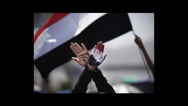 Yemen, manifestazioni in tutto il Paese: uccisa una donna a Sanaa