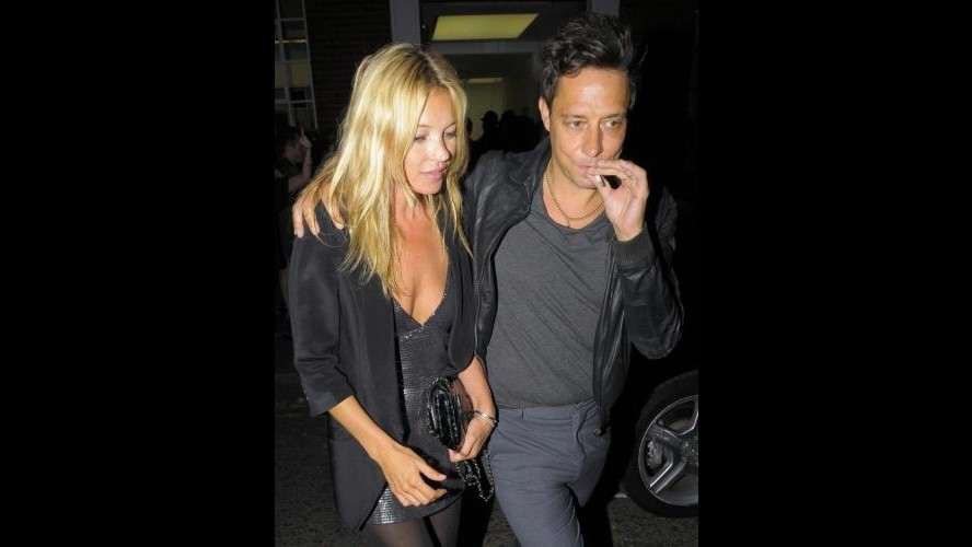 Nuova vita per Kate Moss e Jamie Hince, no alcol sì party