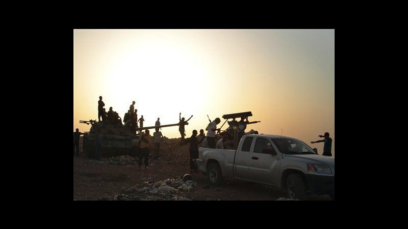 Libia, Gruppo contatto: Cnt governo legittimo. Gheddafi: Non molleremo