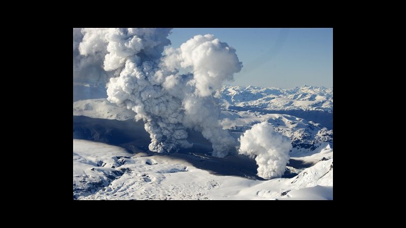 Cile, nubi cenere per eruzione dell’Hudson: evacuate zone circostanti