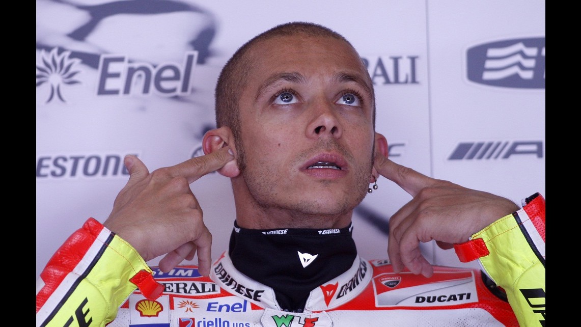 MotoGp, Germania: Simoncelli precede Stoner in prime libere, Rossi 14°