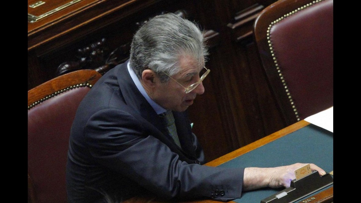 Bossi: Lega vota per arresto Papa