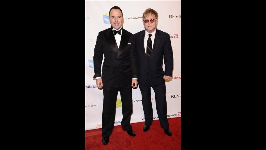 Elton John ringrazia governatore NY per approvazione matrimoni gay