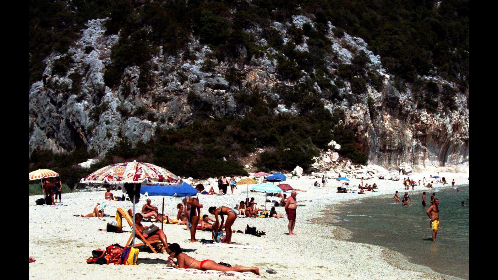 Alghero, annega turista toscano 66enne colto da malore