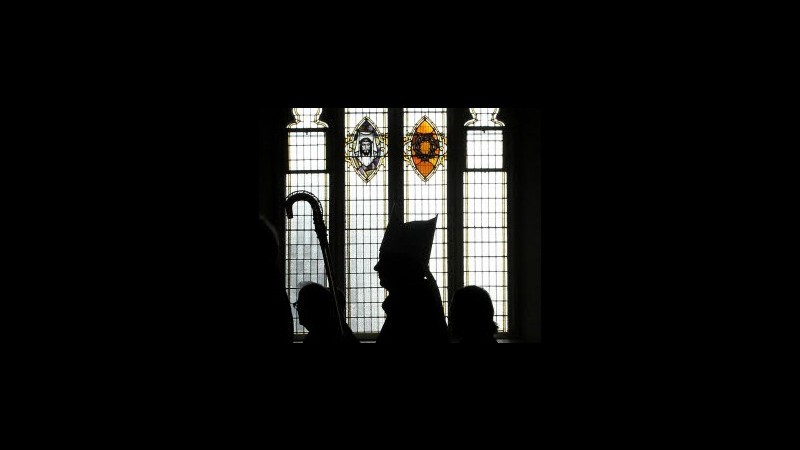 Irlanda accusa: Vaticano nascose gli abusi. Convocato l’arcivescovo