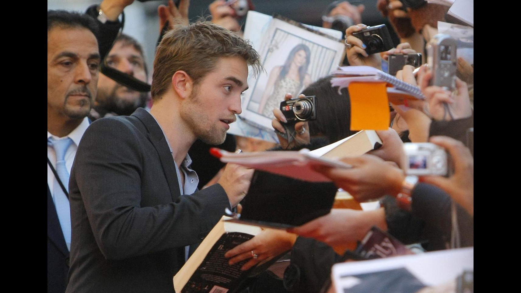 Robert Pattinson vende per beneficenza l’anteprima di ‘Twilight’