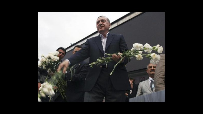 Turchia, il nuovo governo Erdogan ottiene la fiducia in Parlamento