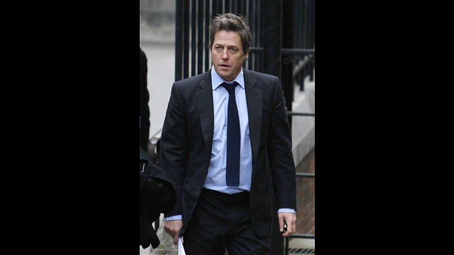 Hugh Grant: Mail on Sunday mi spiava, intercettazioni indecenti