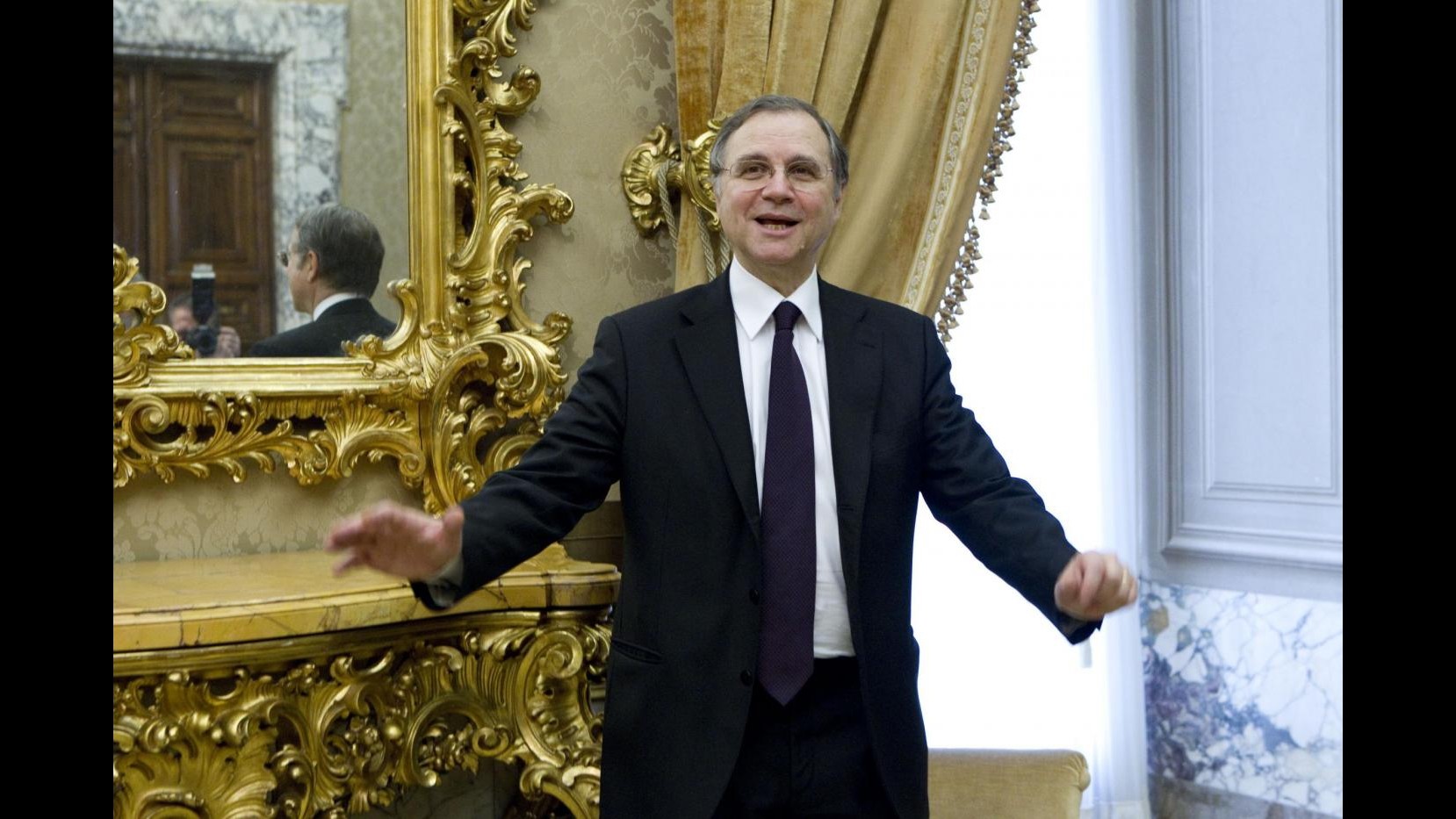Visco rassicura ma allerta spread e Grecia