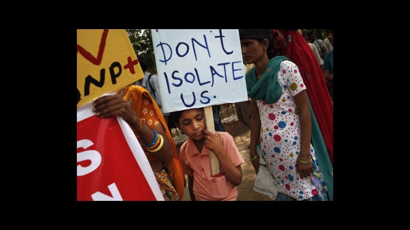 Unaids: Grazie a cure diminuiti decessi, aumentato numero malati