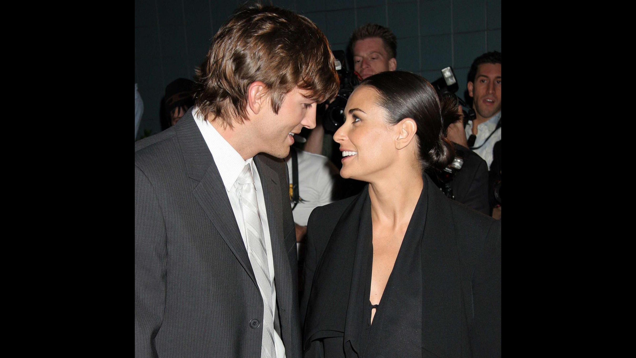 Demi Moore decisa a colpire finanziariamente Ashton per divorzio