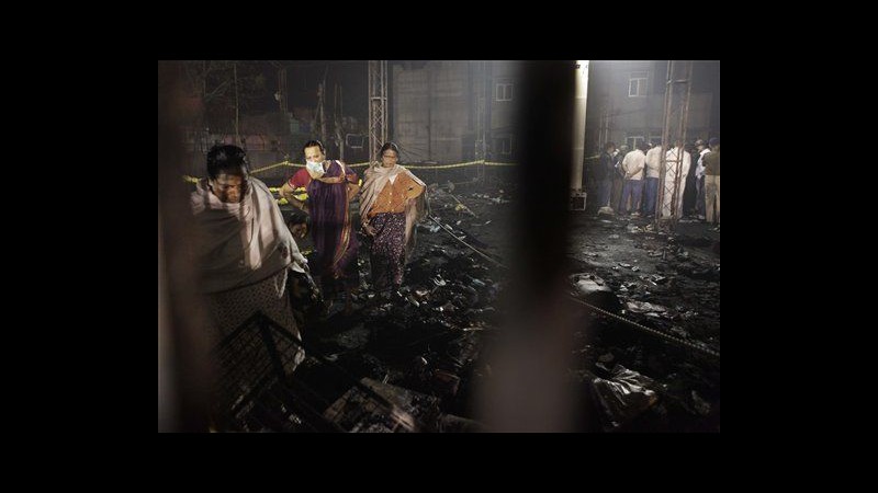 India, 15 eunuchi morti in incendio a Nuova Delhi
