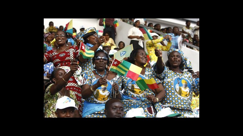 Papa in Benin, 80mila persone a messa celebrata in stadio Cotonou