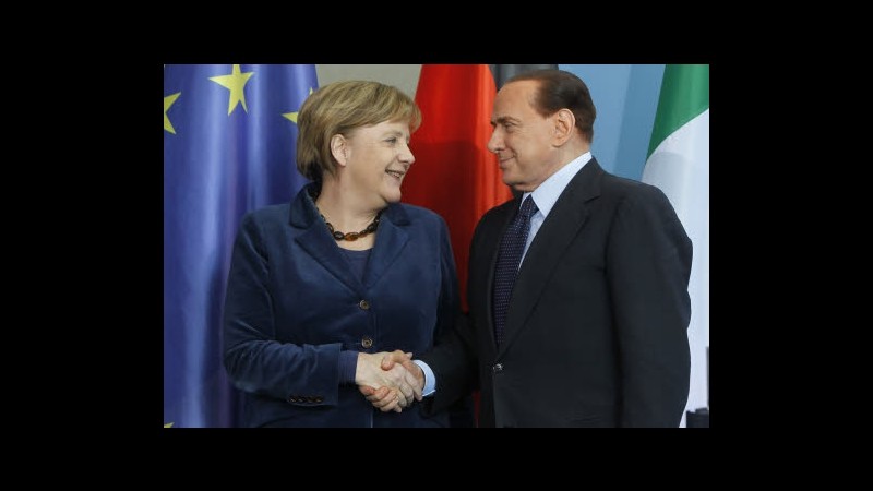 Merkel telefona a Berlusconi: Italia approvi manovra di austerità