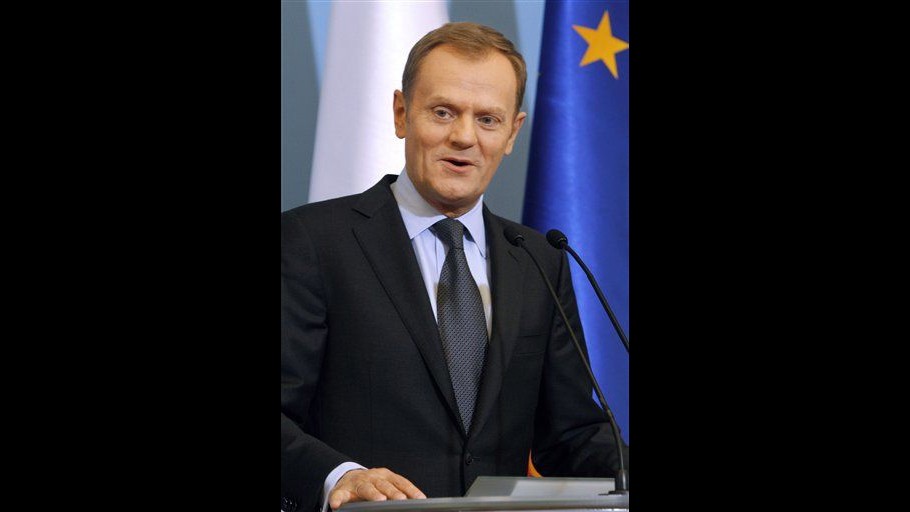 Polonia, Tusk presenta nuovo governo, sostituiti 10 dei 19 ministri