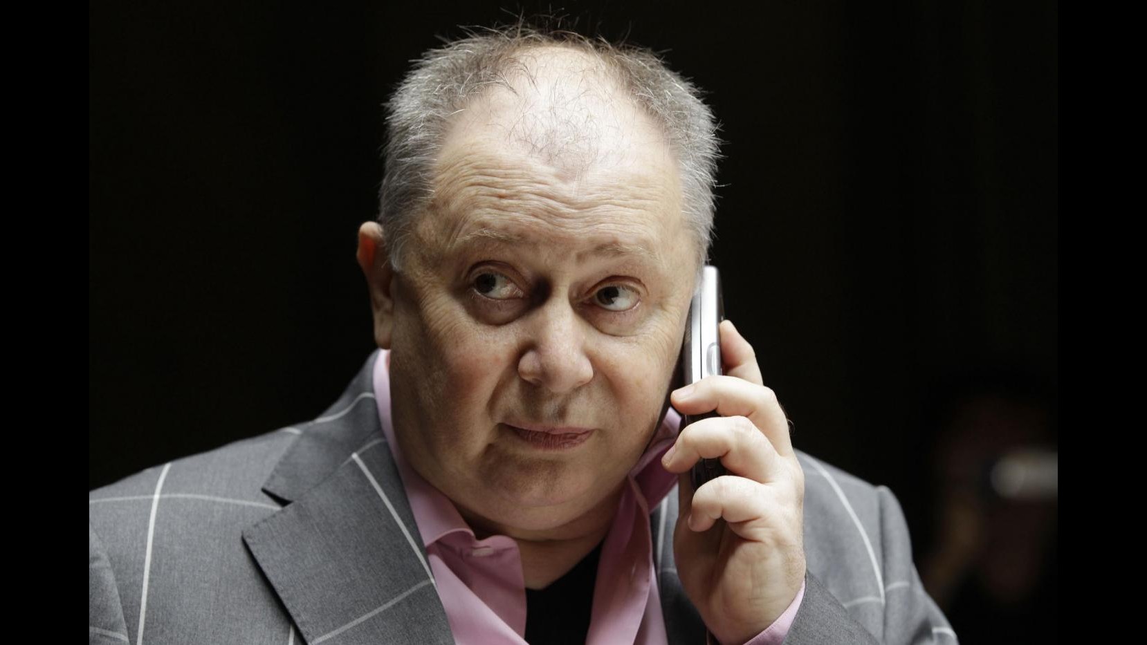 Lele Mora scrive a Berlusconi dal carcere e gli chiede dei soldi