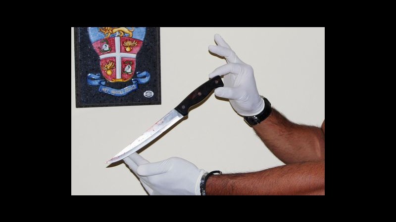 Donna uccisa a coltellate a Oristano, presunto omicida il marito