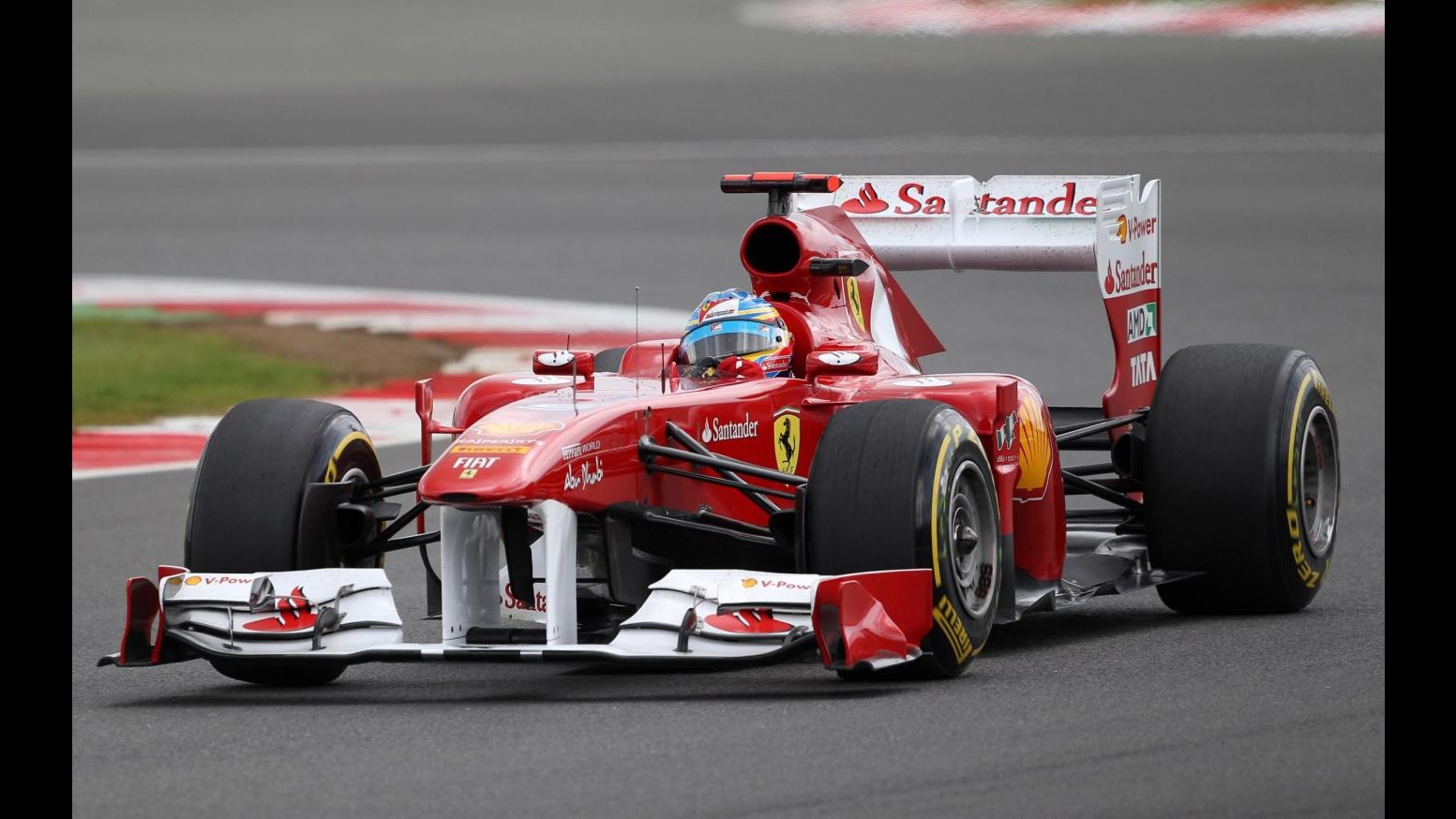 F1, Alonso trionfa a Silverstone