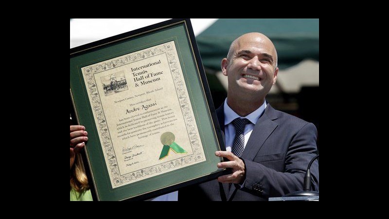 Tennis, Agassi nella Hall of Fame