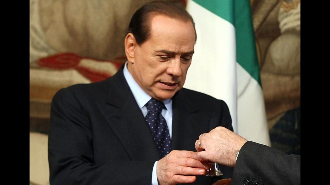 Giuramento poi Monti a palazzo Chigi a scambio consegne con Berlusconi